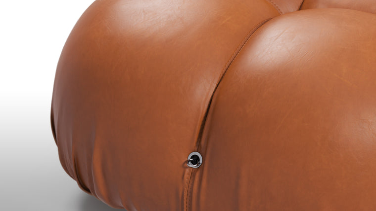 Infinite Possibilities|The generous form and soft shapes create a sofa that begs to be sat on, and the sectional design of the Bellini creates endless possibilities. Inspired by the spirit of lounging and socializing, the Bellini is truly a shape-shifter, adapting to every space and need.
