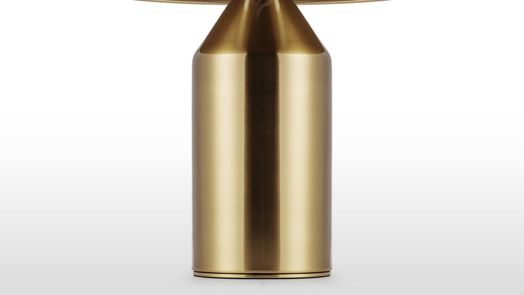 70S ICON | The epitome of 70s glamour, the beautiful dome of this lamp is truly iconic. The shape of the shade enhances illumination and creates a gorgeous soft effect through both direct and diffused light.
