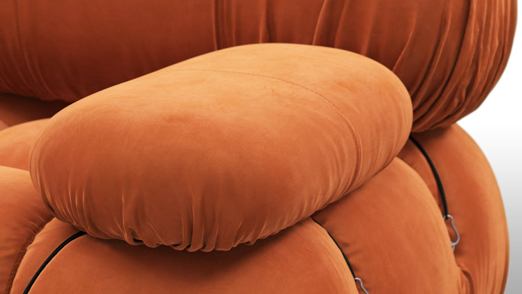Infinite Possibilities|The generous form and soft shapes create a sofa that begs to be sat on, and the sectional design of the Bellini creates endless possibilities. Inspired by the spirit of lounging and socializing, the Bellini is truly a shape-shifter, adapting to every space and need.
