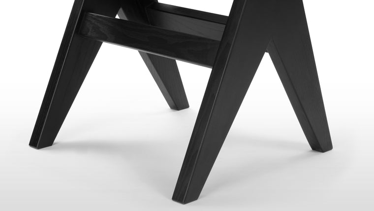 Built to Last | Embrace the extraordinary, celebrate the fusion of timeless design and functionality, and immerse yourself in a world of understated elegance. Elevate your space with this remarkable stool that effortlessly combines form and function, and enjoy the enduring beauty it brings to your interior. Indulge in the legacy of this design and create an ambiance that reflects your unique style and appreciation for remarkable craftsmanship.

