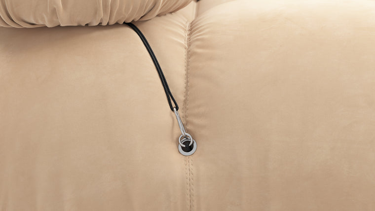 Infinite Possibilities|The generous form and soft shapes create a sofa that begs to be sat on, and the sectional design of the Bellini creates endless possibilities. Inspired by the spirit of lounging and socializing, the Bellini is truly a shape-shifter, adapting to every space and need.
