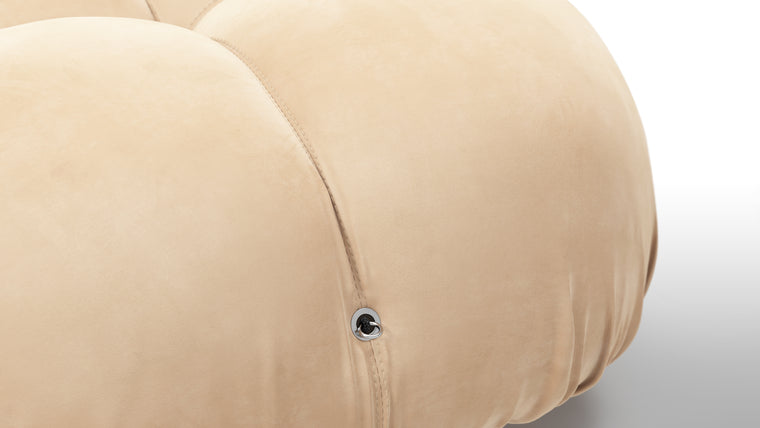 Infinite Possibilities|The generous form and soft shapes create a sofa that begs to be sat on, and the sectional design of the Bellini creates endless possibilities. Inspired by the spirit of lounging and socializing, the Bellini is truly a shape-shifter, adapting to every space and need.
