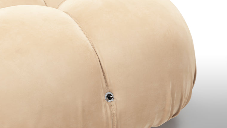 Infinite Possibilities|The generous form and soft shapes create a sofa that begs to be sat on, and the sectional design of the Bellini creates endless possibilities. Inspired by the spirit of lounging and socializing, the Bellini is truly a shape-shifter, adapting to every space and need.
