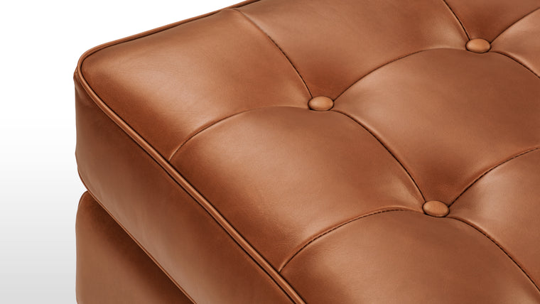 VERSATILE DESIGN | Designed to complement a range of interior styles, the Florence Ottoman is as at home in a contemporary living room as it is in a corporate office setting. Its adaptable design and understated elegance make it a versatile choice for various spaces.
