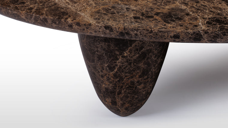 Elegance from top to bottom | The marble legs, with their sleek profile and refined finish, complement the tabletop perfectly, creating a cohesive and harmonious look.
