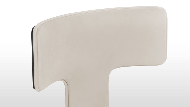 Premium Materials | Crafted from low-maintenance velvet and supported by neat metal front legs, the Aiko Dining Chair combines durability with luxury. The materials ensure long-lasting quality and a refined look.
