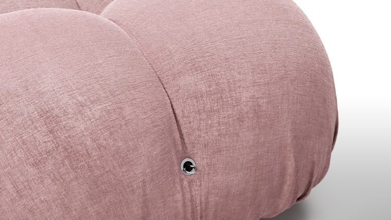 INFINITE POSSIBILITIES |The generous form and soft shapes create a sofa that begs to be sat on, and the sectional design of the Bellini creates endless possibilities. Inspired by the spirit of lounging and socializing, the Bellini is truly a shape-shifter, adapting to every space and need.
