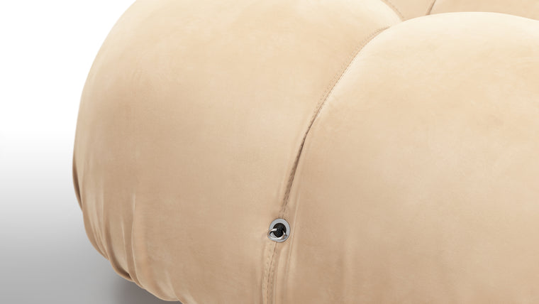 INFINITE POSSIBILITIES | The generous form and soft shapes create a sofa that begs to be sat on, and the sectional design of the Bellini creates endless possibilities. Inspired by the spirit of lounging and socializing, the Bellini is truly a shape-shifter, adapting to every space and need.
