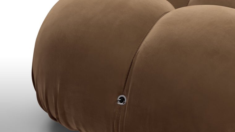 INFINITE POSSIBILITIES | The generous form and soft shapes create a sofa that begs to be sat on, and the sectional design of the Bellini creates endless possibilities. Inspired by the spirit of lounging and socializing, the Bellini is truly a shape-shifter, adapting to every space and need.
