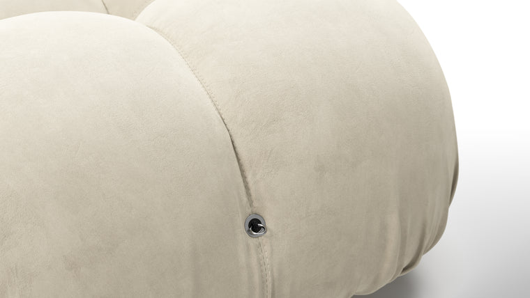 INFINITE POSSIBILITIES | The generous form and soft shapes create a sofa that begs to be sat on, and the sectional design of the Bellini creates endless possibilities. Inspired by the spirit of lounging and socializing, the Bellini is truly a shape-shifter, adapting to every space and need.
