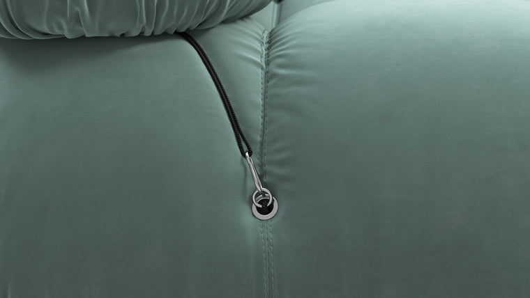 INFINITE POSSIBILITIES | The generous form and soft shapes create a sofa that begs to be sat on, and the sectional design of the Bellini creates endless possibilities. Inspired by the spirit of lounging and socializing, the Bellini is truly a shape-shifter, adapting to every space and need.
