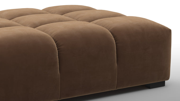 STYLISH SILHOUETTE | Striking the perfect balance between relaxed and refined, the hallmarks of the Tufty are its restrained curves and contours. Equally at home in contemporary and retro settings, this versatile piece will draw the eye and invite you in.
