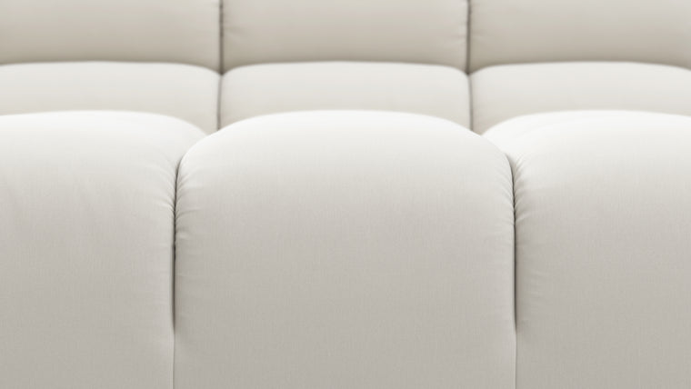 STYLISH SILHOUETTE | Striking the perfect balance between relaxed and refined, the hallmarks of the Tufty are its restrained curves and contours. Equally at home in contemporary and retro settings, this versatile piece will draw the eye and invite you in.

