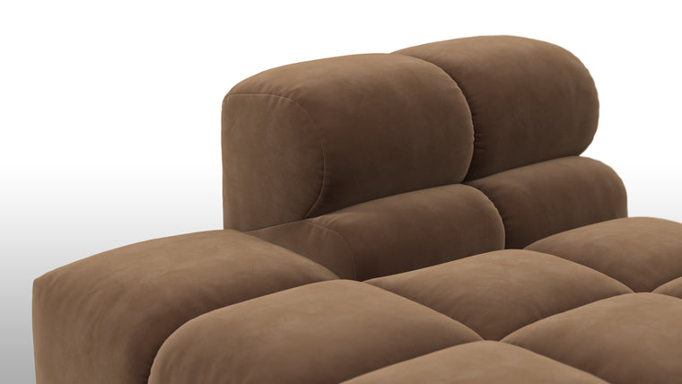 STYLISH SILHOUETTE | Striking the perfect balance between relaxed and refined, the hallmarks of the Tufty are its restrained curves and contours. Equally at home in contemporary and retro settings, this versatile piece will draw the eye and invite you in.
