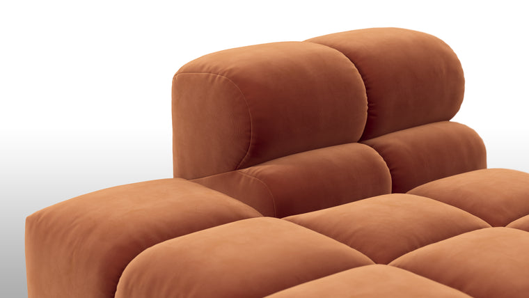 STYLISH SILHOUETTE | Striking the perfect balance between relaxed and refined, the hallmarks of the Tufty are its restrained curves and contours. Equally at home in contemporary and retro settings, this versatile piece will draw the eye and invite you in.
