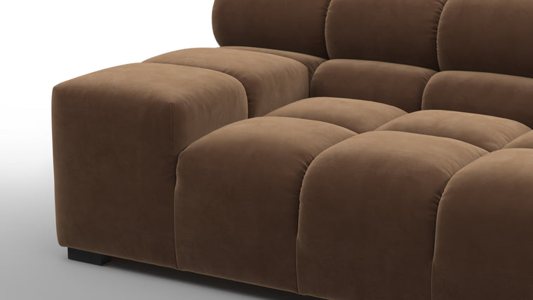 STYLISH SILHOUETTE | Striking the perfect balance between relaxed and refined, the hallmarks of the Tufty are its restrained curves and contours. Equally at home in contemporary and retro settings, this versatile piece will draw the eye and invite you in.
