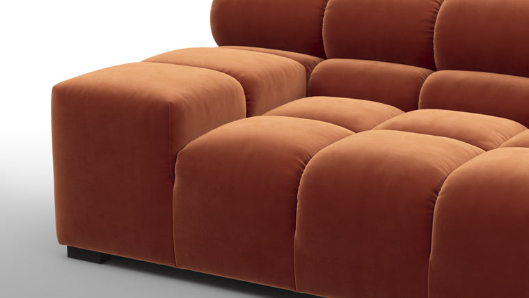 STYLISH SILHOUETTE | Striking the perfect balance between relaxed and refined, the hallmarks of the Tufty are its restrained curves and contours. Equally at home in contemporary and retro settings, this versatile piece will draw the eye and invite you in.
