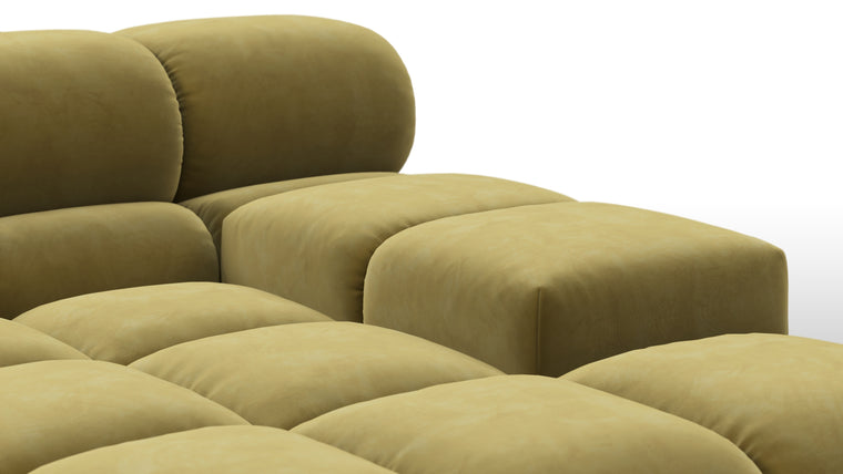 STYLISH SILHOUETTE | Striking the perfect balance between relaxed and refined, the hallmarks of the Tufty are its restrained curves and contours. Equally at home in contemporary and retro settings, this versatile piece will draw the eye and invite you in.
