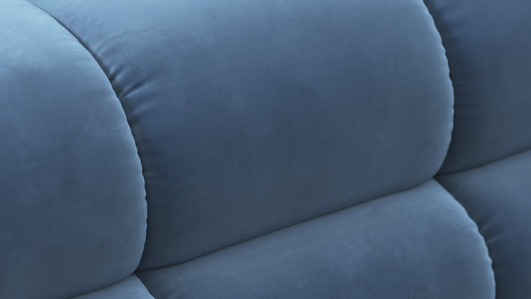 STYLISH SILHOUETTE | Striking the perfect balance between relaxed and refined, the hallmarks of the Tufty are its restrained curves and contours. Equally at home in contemporary and retro settings, this versatile piece will draw the eye and invite you in.
