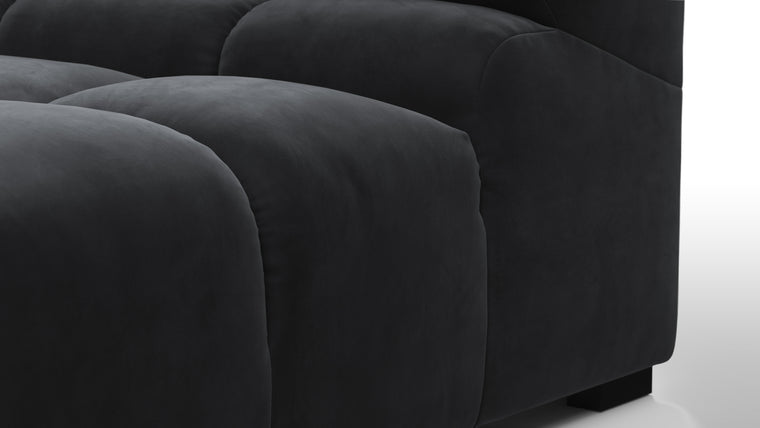 STYLISH SILHOUETTE | Striking the perfect balance between relaxed and refined, the hallmarks of the Tufty are its restrained curves and contours. Equally at home in contemporary and retro settings, this versatile piece will draw the eye and invite you in.
