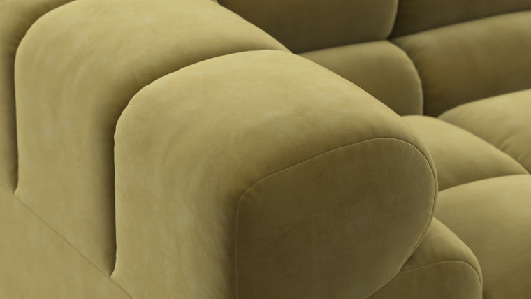 STYLISH SILHOUETTE | Striking the perfect balance between relaxed and refined, the hallmarks of the Tufty are its restrained curves and contours. Equally at home in contemporary and retro settings, this versatile piece will draw the eye and invite you in.
