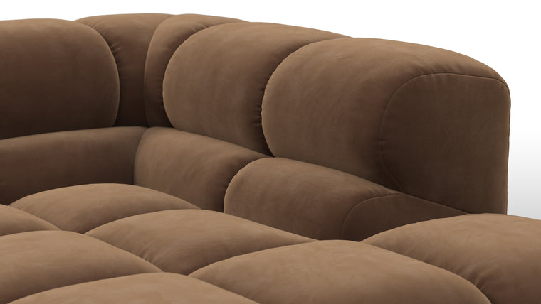 STYLISH SILHOUETTE | Striking the perfect balance between relaxed and refined, the hallmarks of the Tufty are its restrained curves and contours. Equally at home in contemporary and retro settings, this versatile piece will draw the eye and invite you in.
