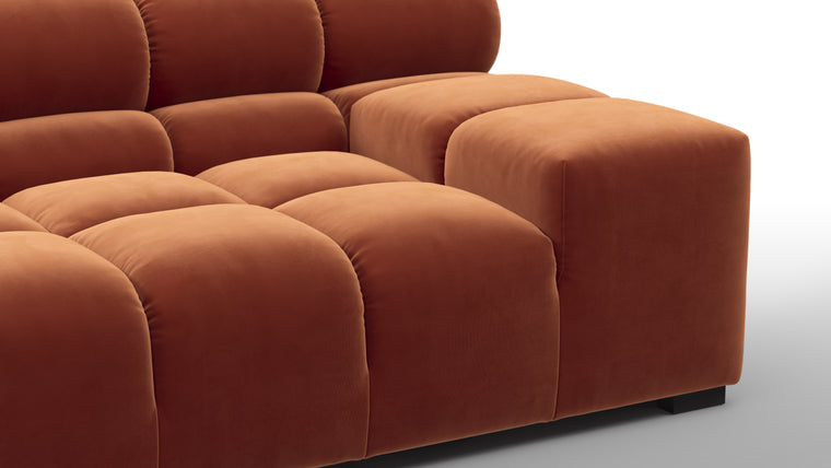 STYLISH SILHOUETTE | Striking the perfect balance between relaxed and refined, the hallmarks of the Tufty are its restrained curves and contours. Equally at home in contemporary and retro settings, this versatile piece will draw the eye and invite you in.
