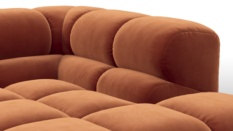 STYLISH SILHOUETTE | Striking the perfect balance between relaxed and refined, the hallmarks of the Tufty are its restrained curves and contours. Equally at home in contemporary and retro settings, this versatile piece will draw the eye and invite you in.
