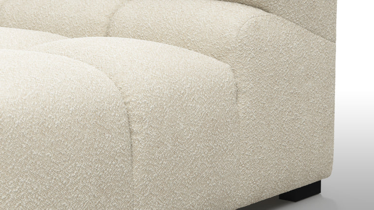 STYLISH SILHOUETTE | Striking the perfect balance between relaxed and refined, the hallmarks of the Tufty are its restrained curves and contours. Equally at home in contemporary and retro settings, this versatile piece will draw the eye and invite you in.
