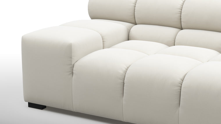 STYLISH SILHOUETTE | Striking the perfect balance between relaxed and refined, the hallmarks of the Tufty are its restrained curves and contours. Equally at home in contemporary and retro settings, this versatile piece will draw the eye and invite you in.
