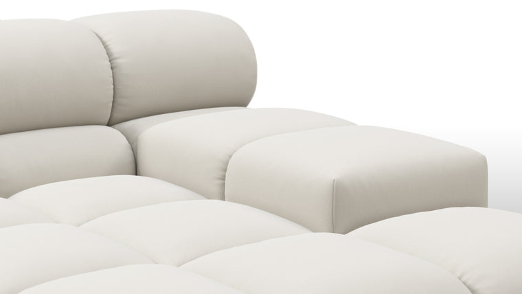 STYLISH SILHOUETTE | Striking the perfect balance between relaxed and refined, the hallmarks of the Tufty are its restrained curves and contours. Equally at home in contemporary and retro settings, this versatile piece will draw the eye and invite you in.
