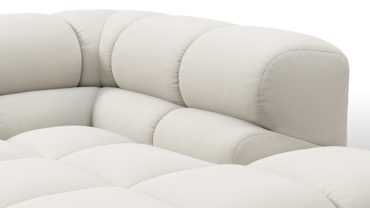 STYLISH SILHOUETTE | Striking the perfect balance between relaxed and refined, the hallmarks of the Tufty are its restrained curves and contours. Equally at home in contemporary and retro settings, this versatile piece will draw the eye and invite you in.
