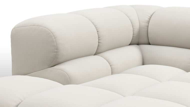 STYLISH SILHOUETTE | Striking the perfect balance between relaxed and refined, the hallmarks of the Tufty are its restrained curves and contours. Equally at home in contemporary and retro settings, this versatile piece will draw the eye and invite you in.
