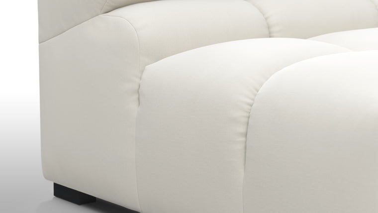 STYLISH SILHOUETTE | Striking the perfect balance between relaxed and refined, the hallmarks of the Tufty are its restrained curves and contours. Equally at home in contemporary and retro settings, this versatile piece will draw the eye and invite you in.
