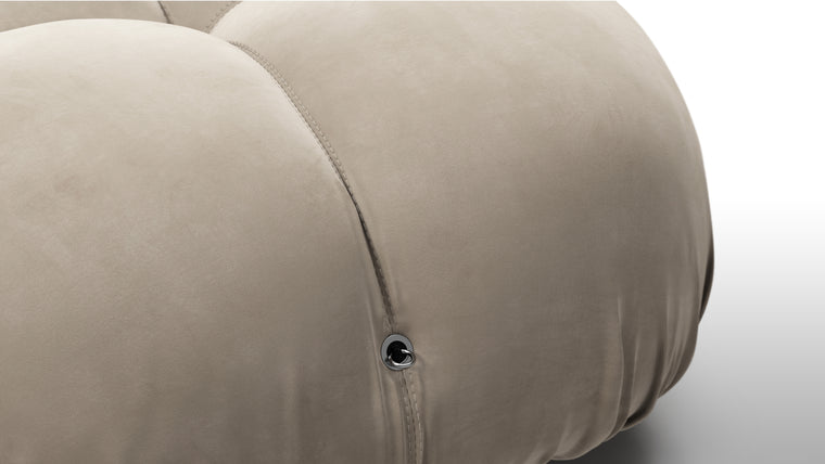 INFINITE POSSIBILITIES | The generous form and soft shapes create a sofa that begs to be sat on, and the sectional design of the Bellini creates endless possibilities. Inspired by the spirit of lounging and socializing, the Bellini is truly a shape-shifter, adapting to every space and need.
