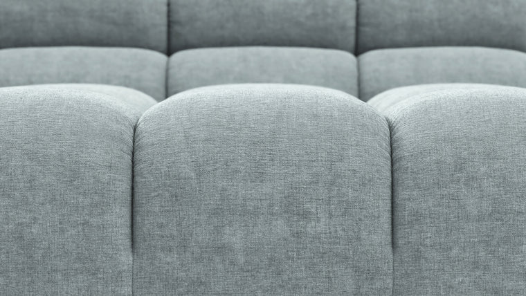 STYLISH SILHOUETTE | Striking the perfect balance between relaxed and refined, the hallmarks of the Tufty are its restrained curves and contours. Equally at home in contemporary and retro settings, this versatile piece will draw the eye and invite you in.
