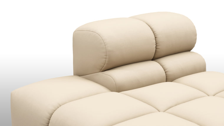 SUPERIOR OUTDOOR COMFORT | Crafted with the easy-going, informal ethos of the 1970s, the Tufty Outdoor modules are generously proportioned and feature a durable, weather-resistant finish. With its bench-like base and seamless connections, it offers ample space to lean back, stretch out, or curl up in ultimate comfort—whether poolside or in a lush garden retreat.
