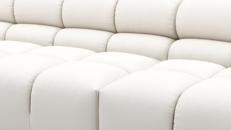 SUPERIOR OUTDOOR COMFORT | Crafted with the easy-going, informal ethos of the 1970s, the Tufty Outdoor modules are generously proportioned and feature a durable, weather-resistant finish. With its bench-like base and seamless connections, it offers ample space to lean back, stretch out, or curl up in ultimate comfort—whether poolside or in a lush garden retreat.

