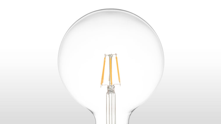 SIMPLY BRILLIANT | In addition to its straightforward appearance and practical nature, this sturdy table lamp has an on/off switch on the lamp holder for easy use.
