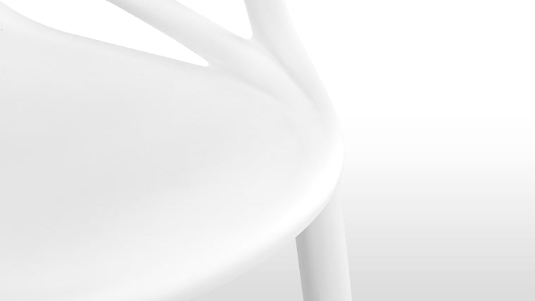 Stylish Silhouette | The Masters Bar Stool, while intricate, is surprisingly simple in design. Free of any visible joinery, it is a design that evokes fluidity and a sense of kineticism. The curvaceous, layered backrest is reminiscent of organic forms, which contrasts playfully with the industrial material choice.
